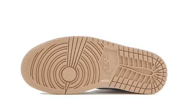 Air Jordan 1 Retro High OG Latte