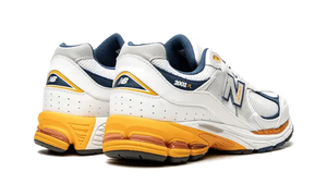 New Balance 2002R Bryant Giles