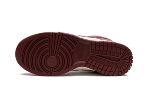 Nike Dunk Low PRM Team Red
