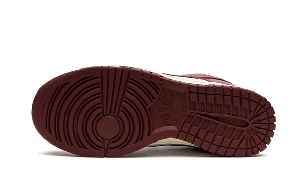 Nike Dunk Low PRM Team Red