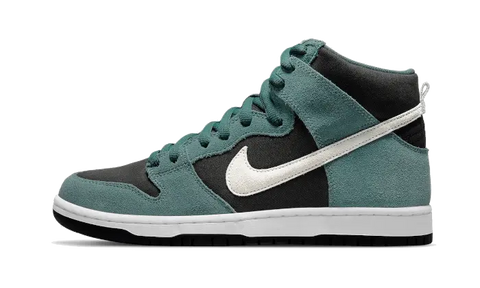 SB Dunk High Green Suede