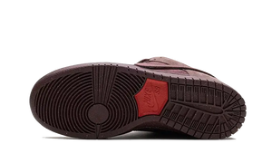 Nike SB Dunk Low City Of Love Burgundy Crush