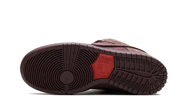Nike SB Dunk Low City Of Love Burgundy Crush