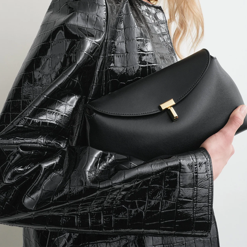 T-Lock Clutch Leather Black Gold