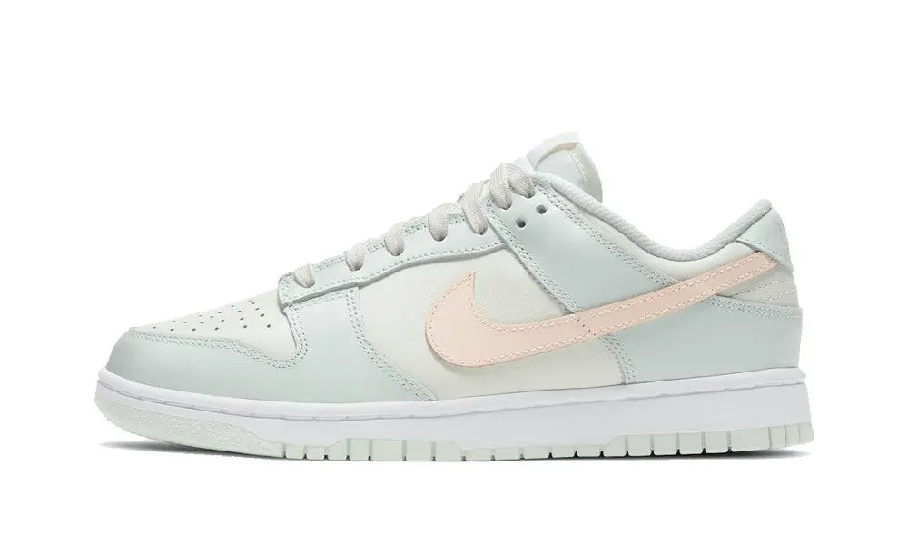 Dunk Low barely green Nike