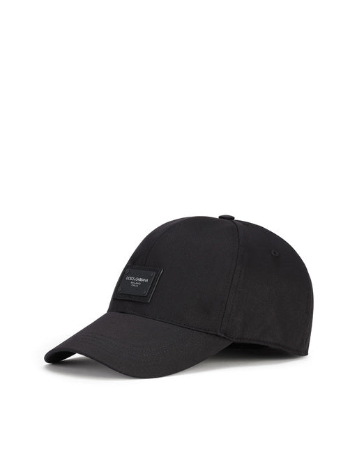 BASEBALL CAP WITH BRANDED PLATE