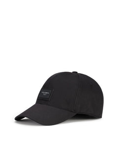 BASEBALL CAP WITH BRANDED PLATE