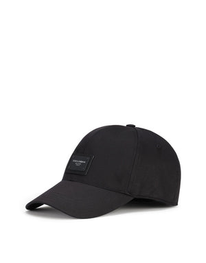 BASEBALL CAP WITH BRANDED PLATE