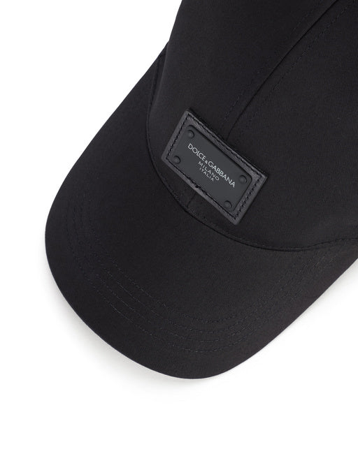 BASEBALL CAP WITH BRANDED PLATE