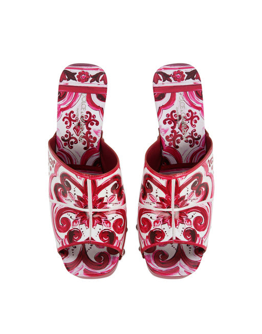 PRINTED POLISHED CALFSKIN CLOGS