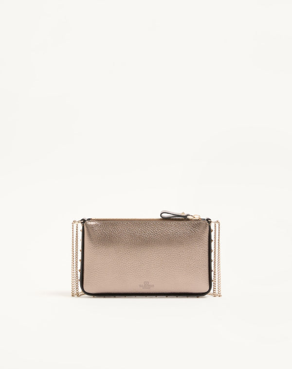 Pouch Con Catena Rockstud In Vitello Granato Laminato