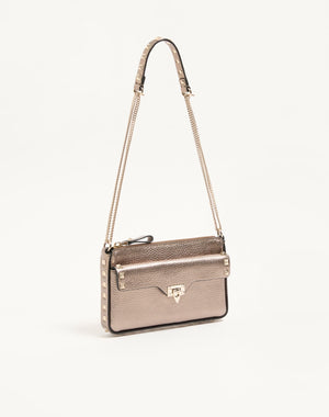 Pouch Con Catena Rockstud In Vitello Granato Laminato