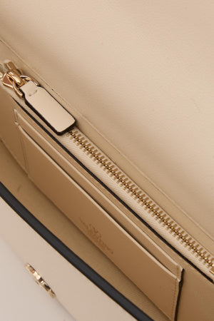 POUCH CON CATENA VLOGO WALK IN VITELLO