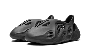 Yeezy Foam RNNR Onyx