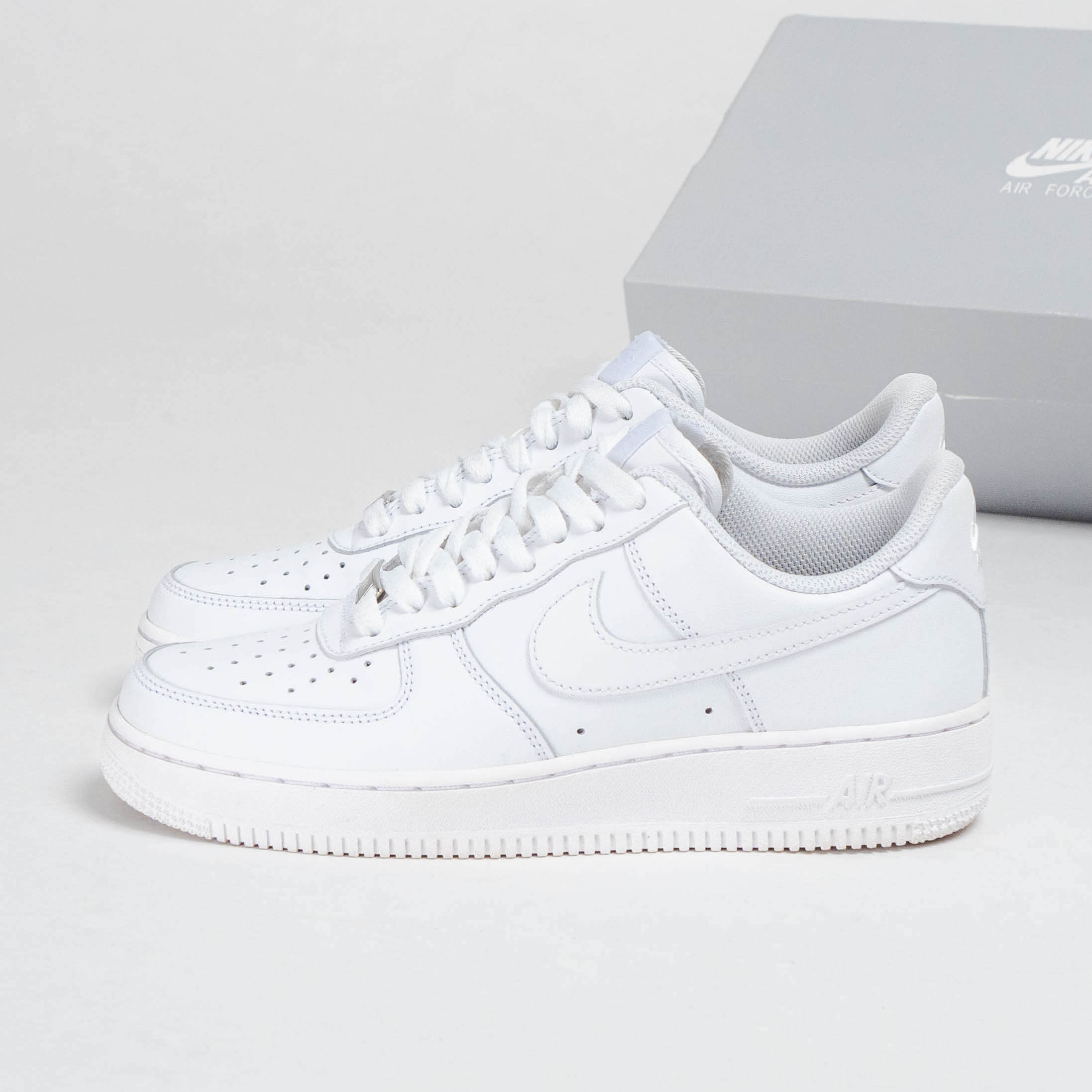 Nike Air Force 1 Low '07 Triple White