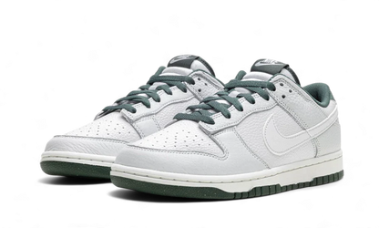 nike-dunk-low-retro-se-photon-dust-vintage-green