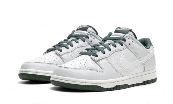 nike-dunk-low-retro-se-photon-dust-vintage-green