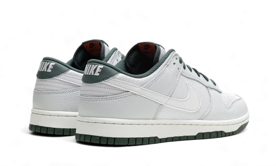 nike-dunk-low-retro-se-photon-dust-vintage-green