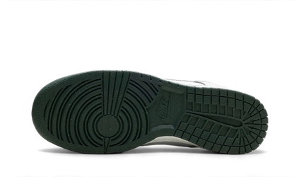 nike-dunk-low-retro-se-photon-dust-vintage-green