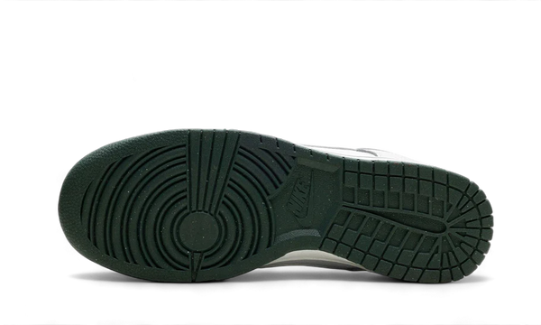 nike-dunk-low-retro-se-photon-dust-vintage-green