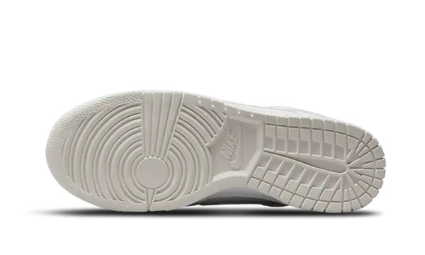 Dunk Low Yellow Heart