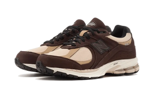 new-balance-2002r-negro-café