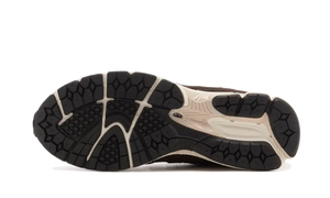 new-balance-2002r-negro-café