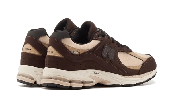 new-balance-2002r-negro-café