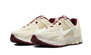 nike-zoom-vomero-5-valentines-day-2024
