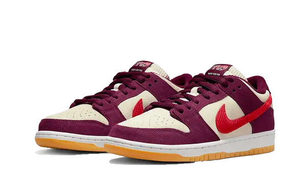 SB Dunk Low Skake Like A Girl Bordeaux