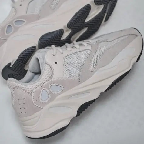 Adidas Yeezy Boost 700 Analog