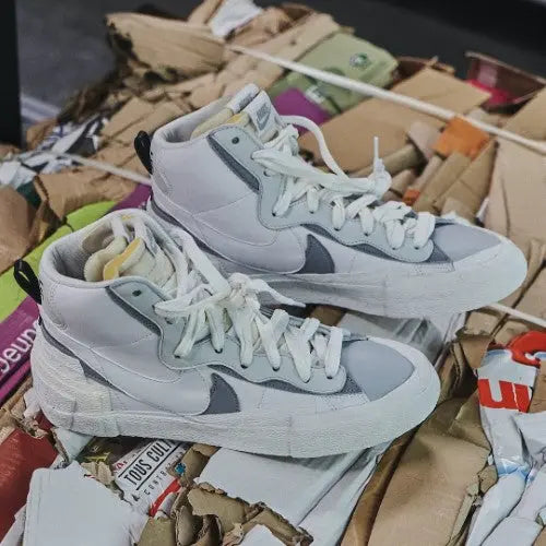 Blazer Mid Sacai White Grey Nike