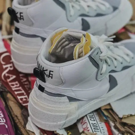 Blazer Mid Sacai White Grey Nike