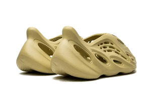 Adidias Yeezy Foam RNNR Sulfur