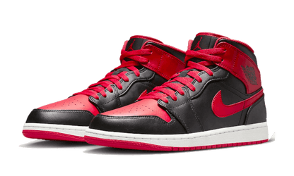 Air Jordan 1 Mid Alternate Bred (2022)