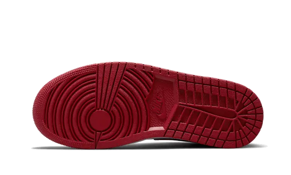 air-jordan-1-mid-reverse-chicago