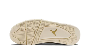 Air Jordan 4 Sail Oro Metálico