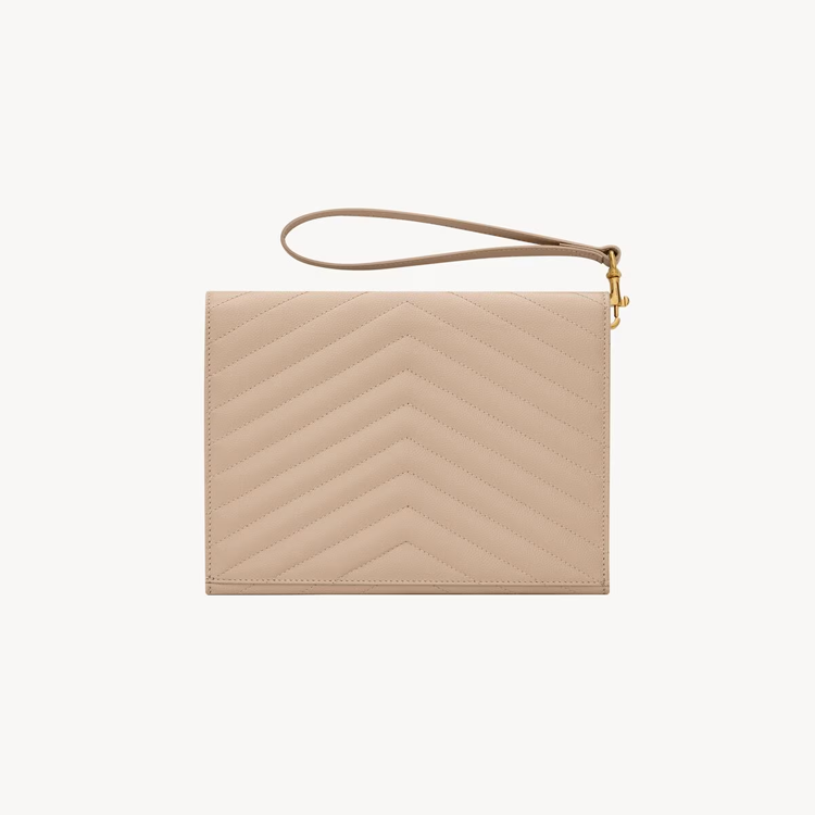 Cassandre Matellassé Flap Pouch in pelle goffrata grain de poudre trapuntata