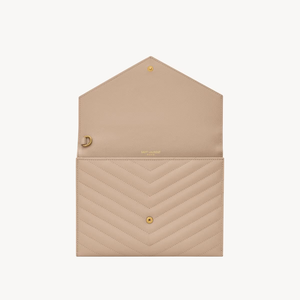 Cassandre Matellassé Flap Pouch in pelle goffrata grain de poudre trapuntata