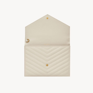 Cassandre Matellassé Flap Pouch in pelle goffrata grain de poudre trapuntata