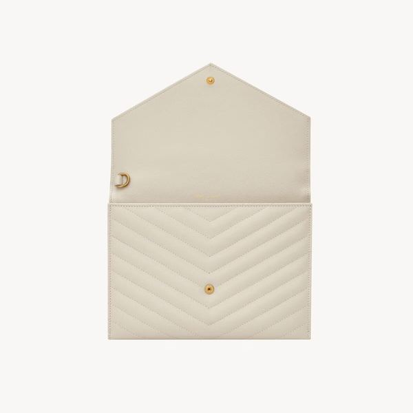 Cassandre Matellassé Flap Pouch in pelle goffrata grain de poudre trapuntata