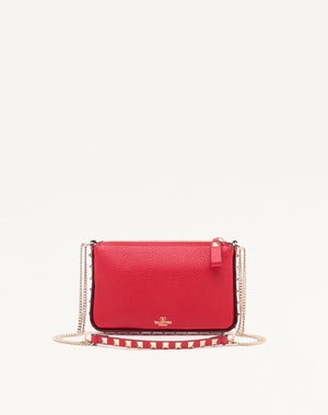 POUCH CON CATENA ROCKSTUD IN VITELLO GRANATO