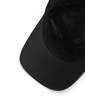 BASEBALL CAP WITH BRANDED PLATE