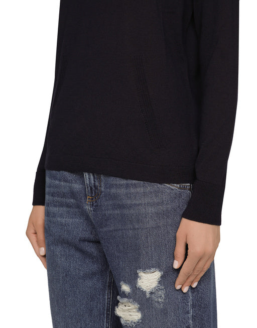 ROUND NECK