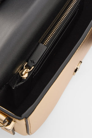 POUCH CON CATENA VLOGO WALK IN NAPPA METALLIZZATA