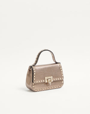 Borsa Piccola A Mano Rockstud In Vitello Granato Laminato