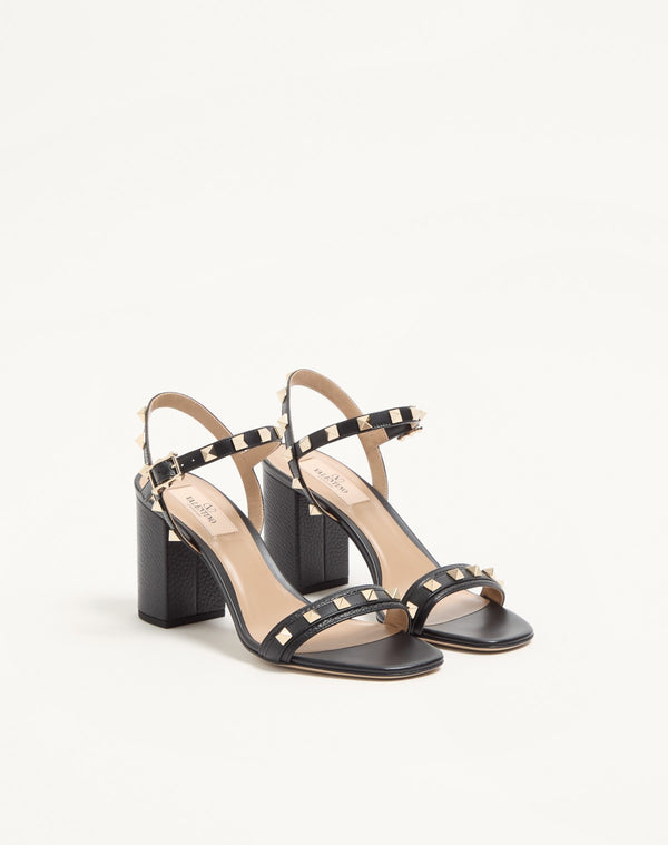 SANDALO ROCKSTUD IN VITELLO GRANATO CON CINTURINO 80MM