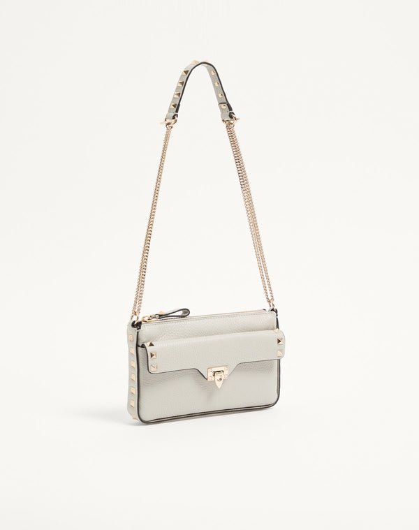 POUCH CON CATENA ROCKSTUD IN VITELLO GRANATO