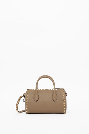 BORSA A MANO ROCKSTUD IN VITELLO GRANATO