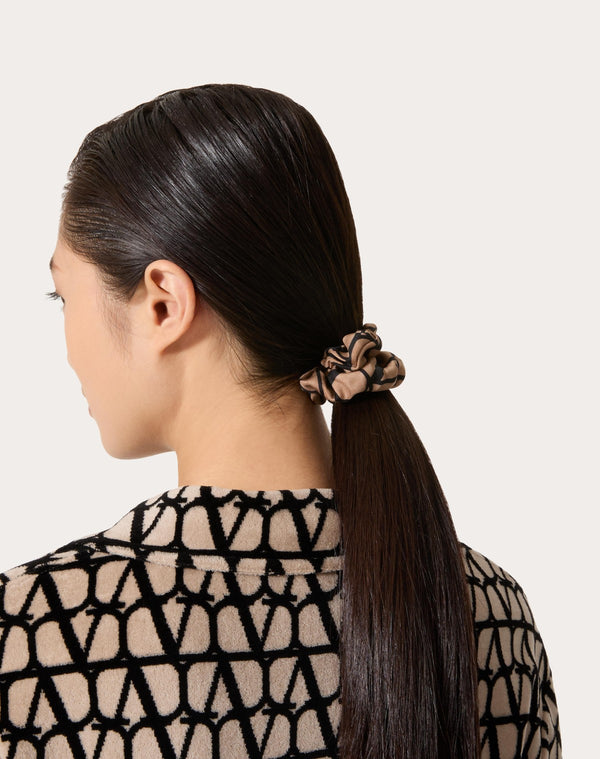 Set Scrunchies Toile Iconographe In Seta Con Applicazione Vlogo